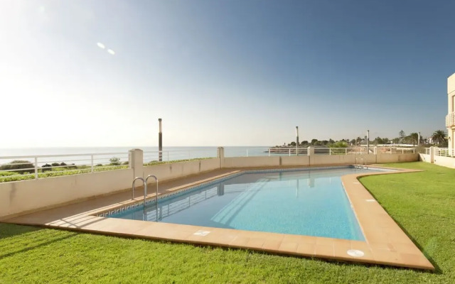 Quaint Apartment close to the Seabeach