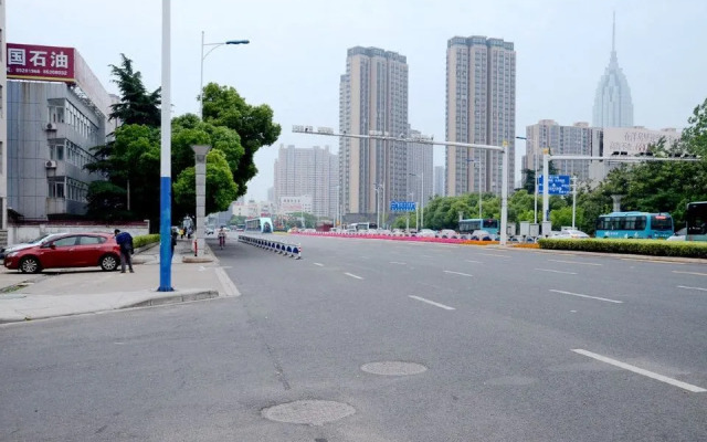 Pebble Motel (Changzhou Xinbei Wanda Plaza Railway Station)