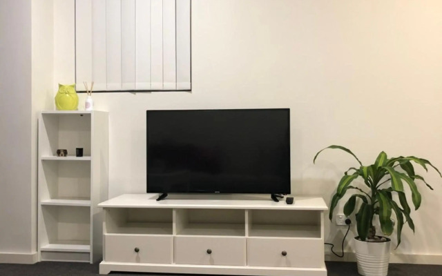 Modern Apartment in Liverpool CBD