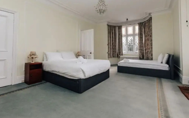 Waterfront Retreat in Hambleden