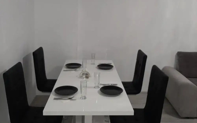 2 Bed-aircon-free Parking-city Centre