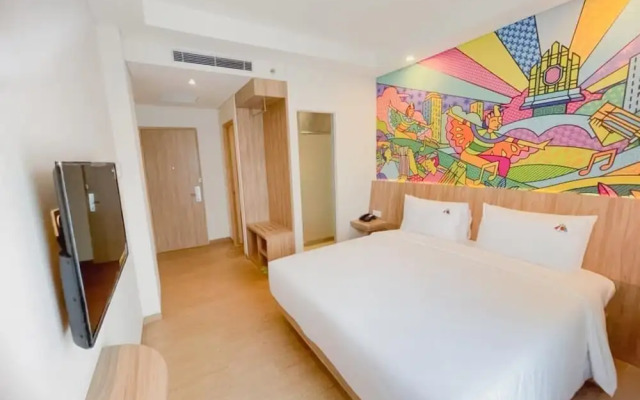 MaxOneHotels Kota Harapan Indah Bekasi