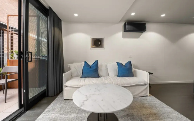 Braddon Studio: Parking & BBQ
