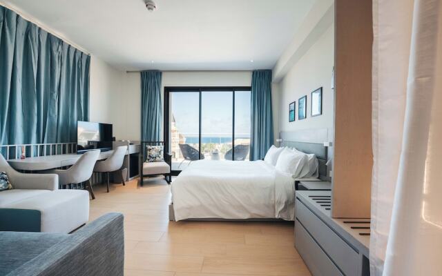 Elements Hotel & Shops