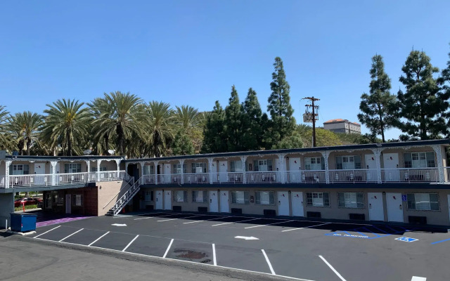 Riviera Motel
