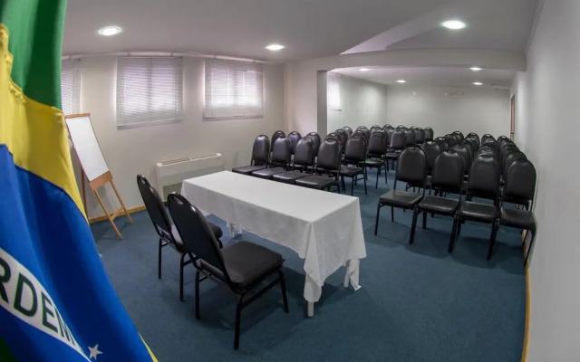 Lagoa Serena Flat Hotel