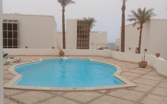 Carlton Luxury Resort