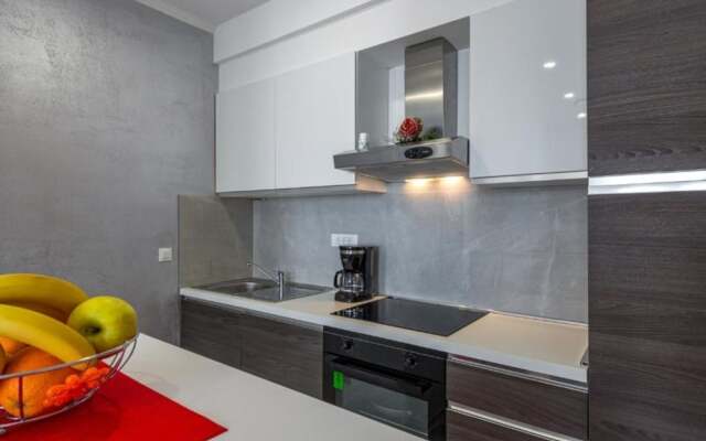 Stane - Modern & Fully Equipped - A2