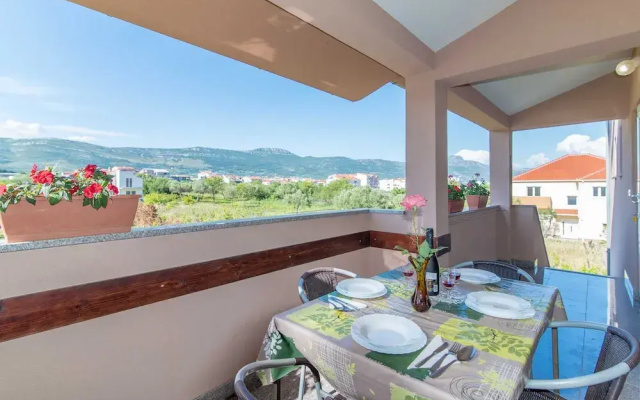 Comfortable Kastel Stafilic Apartment With Balcony