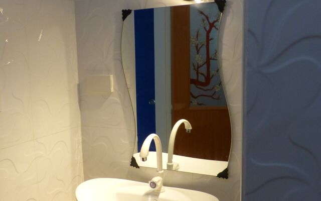 D&B Bluestar Beach Resort
