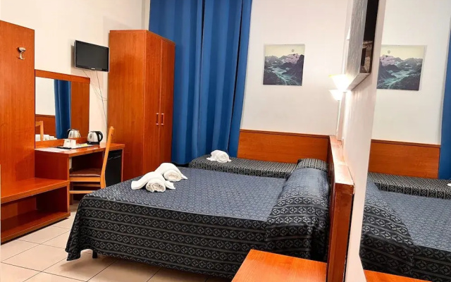Alius And Freerome Hotel