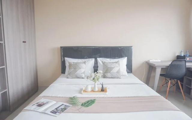 Good Choice and Comfy Studio Apartment at LRT City Jatibening – Guest Rooms – Bekasi