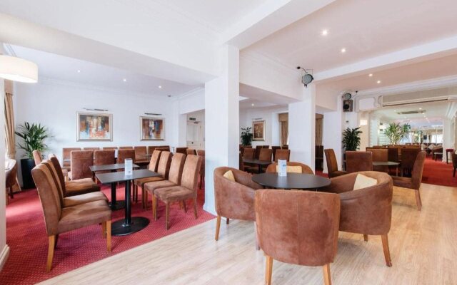 The Queens Hotel