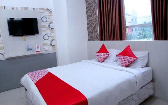 OYO 861 R Four Hotel