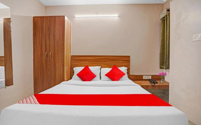 OYO Flagship 70339 Hotel Smile Residency