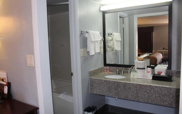 Econo Lodge near The Domain - The Arboretum
