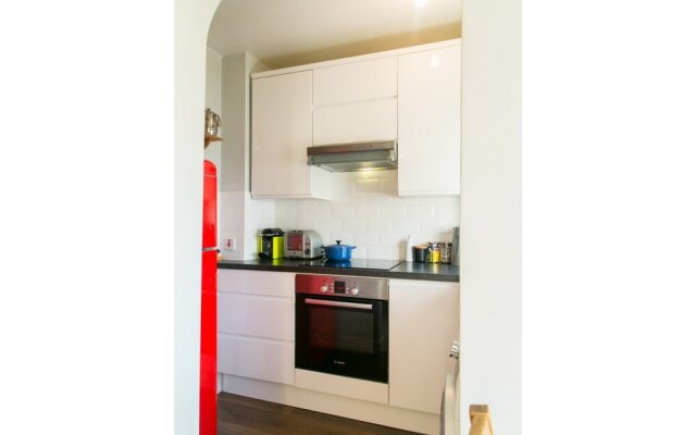 Perfect Brighton 2 Bed With Sea View!