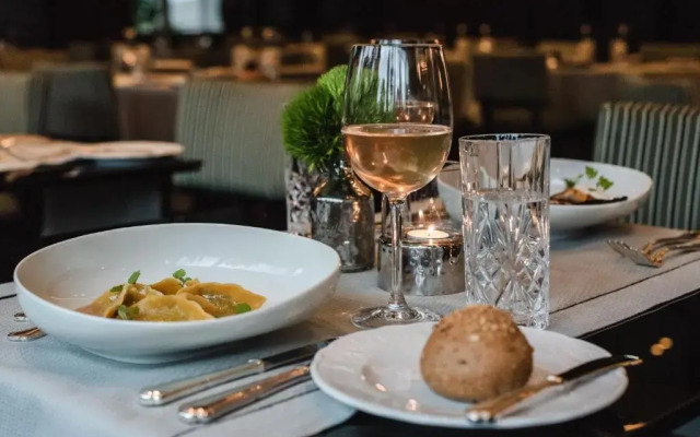 Отель Divani Caravel