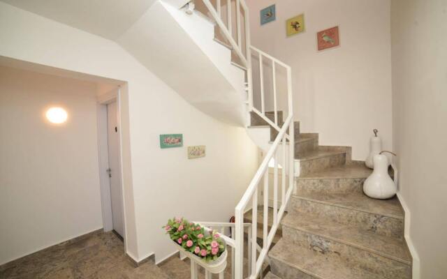 Ni̇li̇a Bozcaada