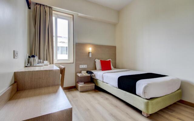 Vaccinated Staff- Capital O 74657 Nandhana Regent