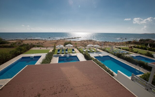 Celebrity Villa Oliver P 14