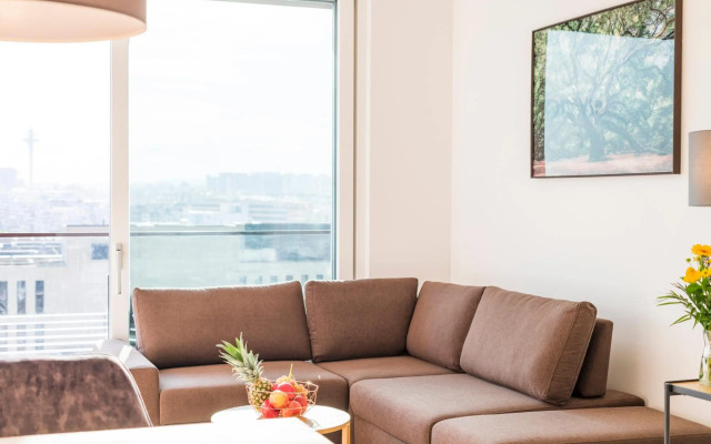 Triiiple Tower Dream Apartments with Rooftop-Summer-Pool by ichbucheAT