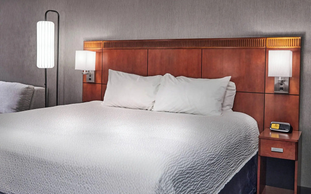 Courtyard by Marriott Medford Airport