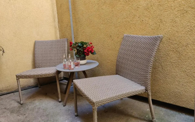 Charles Square Apartment