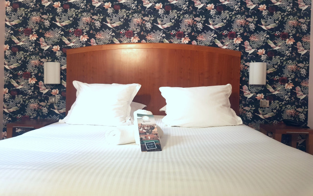 Grand Hôtel Dauphiné Toulon, Boutique Hôtel & Suites