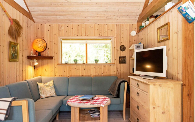 6 Person Holiday Home in Hovborg
