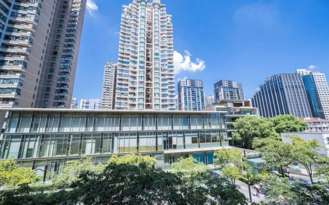 Tyms Stylish 3BR 2BA Apt Xujiahui Metro