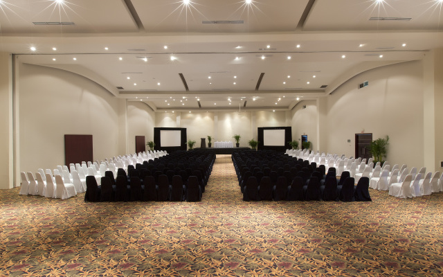 Seadust Cancún All Inclusive Family Resort