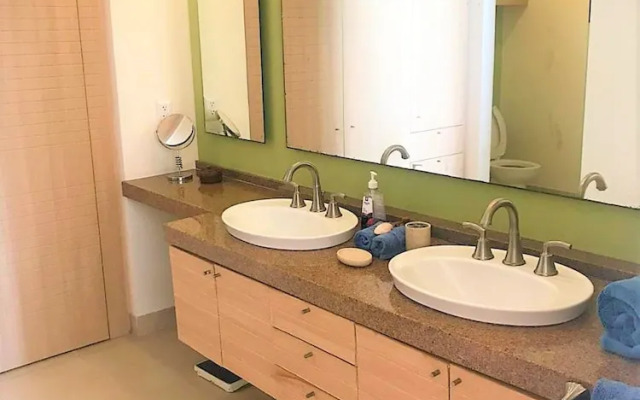 Unlimited Luxury Villas - Del Canto Condo