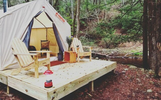 Tentrr - Brookside at Camp Relevé