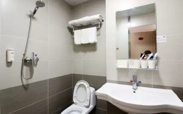 Elan Hotel (Qingdao Zhongshan Road)