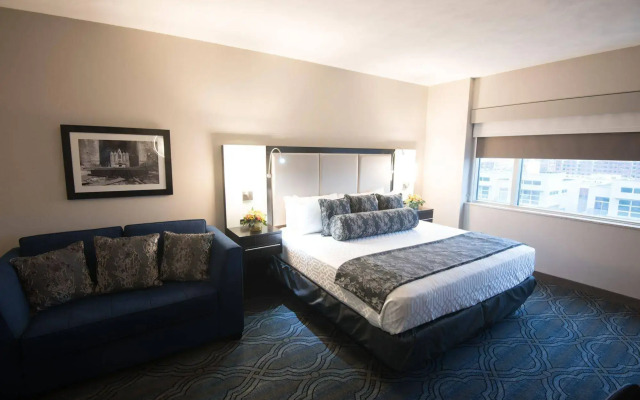 DoubleTree by Hilton St. Louis Forest Park