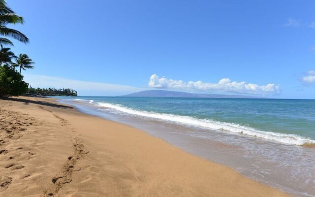 Royal Kahana 618 by RedAwning