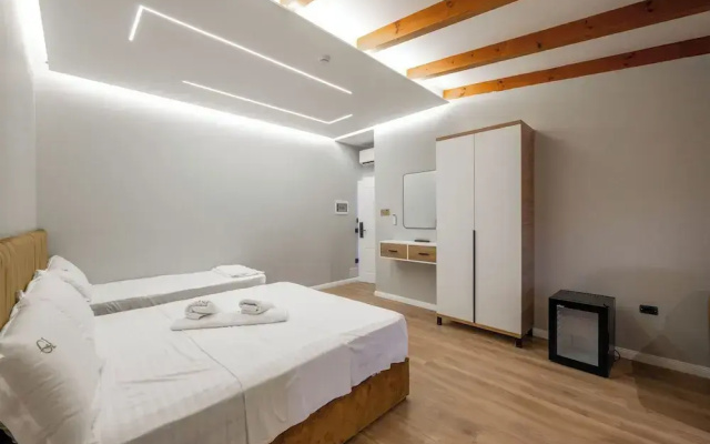 Golemi Lux Hotel