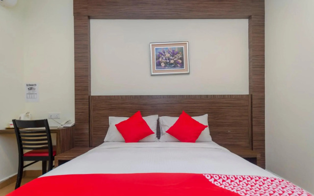 Super OYO 596 The Vintage Hotel