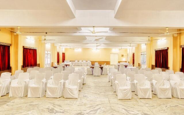 Hotel Empire Gandhidham