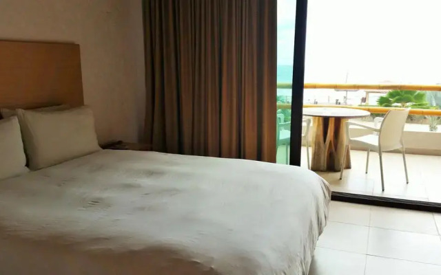 Hotel Baja Montañita