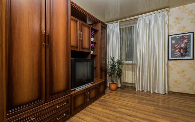 HomeHotel (HomeHotel) on Akimova street 22B