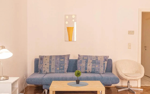Peerles 2BR Apt. Perfectly Situated&Well Connected