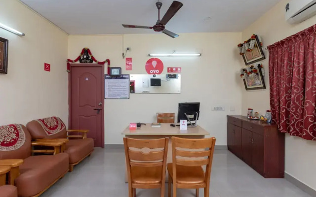 OYO 16622 Vasantham Guest House