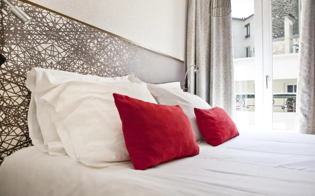 Hotel Eiffel Segur