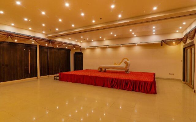 Fabhotel Silver Grand By Shelter