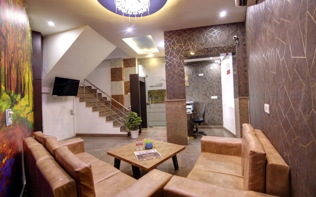 Hotel Silky Palace By GRB