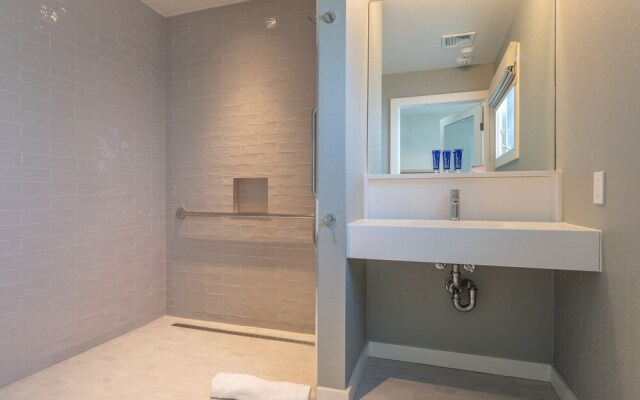 The Shoals Suites and Slips