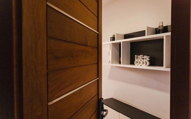 Beverly 33 Suites by PROMPT HOLIDAY HOME
