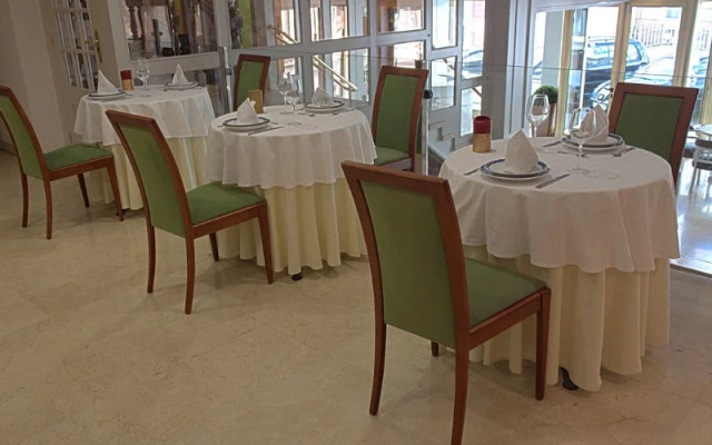 Hotel Serantes